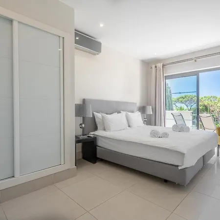Pine Hill With Pool By Homing Apartman